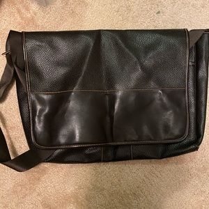 Usher Raymond dark brown leather messenger bag